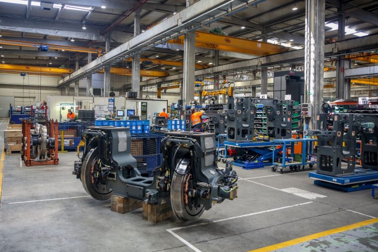 Los sindicatos rechazan la compra húngara a Talgo