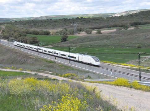 La opa de Talgo podría tener un efecto devastador en los proyectos de energía verde para los trenes españoles