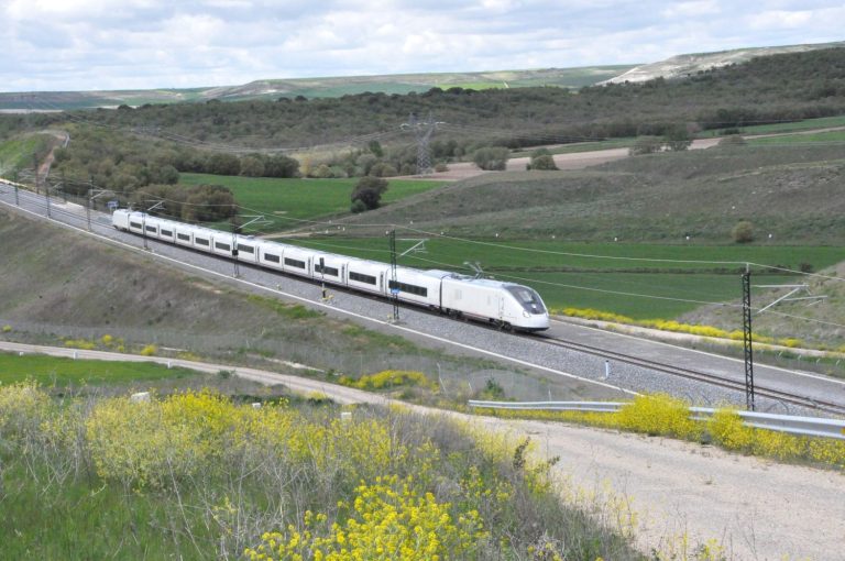 La opa sobre talgo puede dejar en manos de Orban los trenes de hidrógeno de España