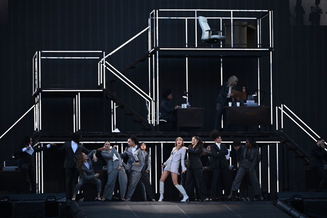 Detrás del telón: los costos y beneficios de una producción estelar