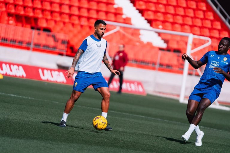 Jonathan Viera habla alto y claro de García Pimienta: se puede cortar el aire
