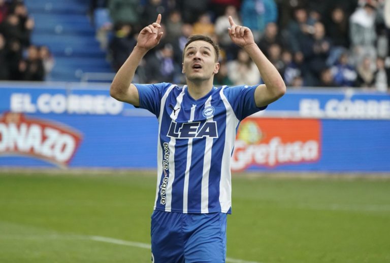 Entrenador del Alavés bloquea el fichaje de Gorosabel por el Athletic