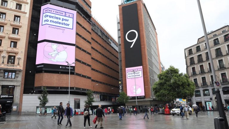 Los músicos callejeros afrontan el veto al uso de amplificadores en Madrid
