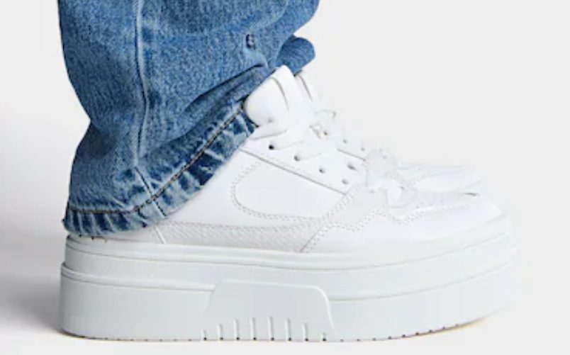 Stradivarius copia las zapatillas de Adidas con 4 imitaciones perfectas a menos de 30 euros