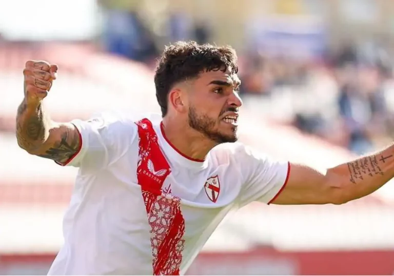 Isaac Romero ofrece solución de urgencia a la crisis del Sevilla FC