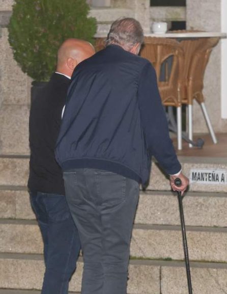 La preocupante imagen de Juan Carlos I en su regreso, con fotos y vídeos de un estado lamentable