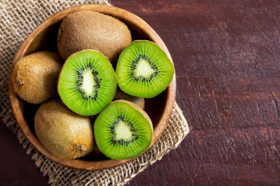 Los beneficios del kiwi van mucho más allá del colágeno