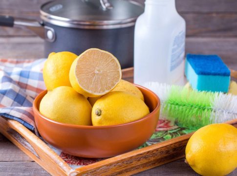 7 trucos caseros para limpiar tu casa con limón