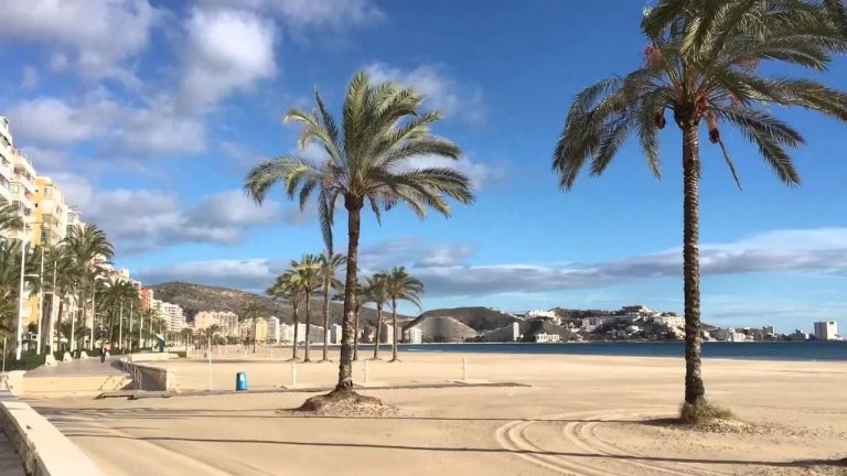 Las 6 playas más cerca de Madrid para viajar en Semana Santa o planificar un verano de ahorro