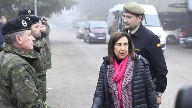 Margarita Robles se toma en serio la amenaza de guerra de Putin