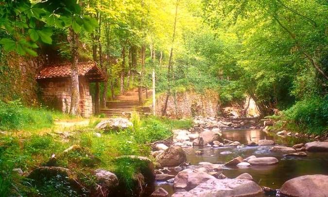 Naturaleza en abundancia: senderismo y aguas termales