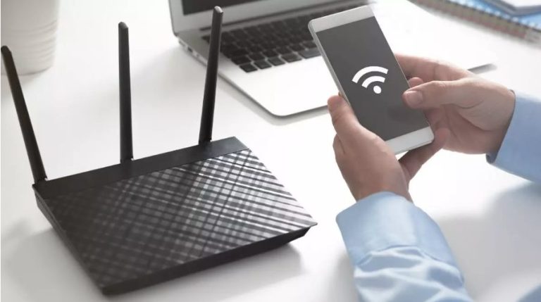 Evita poner estos 3 objetos cerca de tu router WiFi si quieres que vaya mejor internet 