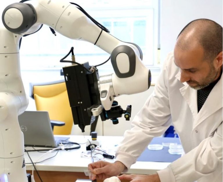 TECNALIA apuesta por la robótica colaborativa en el sector sanitario