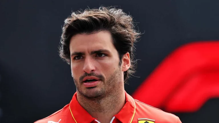 Carlos Sainz denuncia una mano negra en la FIA