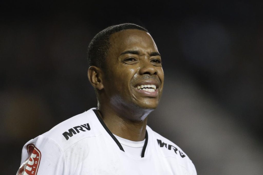 De estrella del Real Madrid a encadenar polémicas: esta es la última que ha liado el futbolista brasileño Robinho 22 Una estrella del Real Madrid