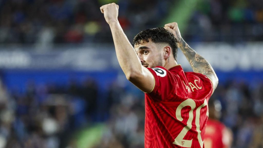 Isaac Romero obliga al Sevilla FC a tomar decisión drástica 150 Una oportunidad dorada para el Sevilla