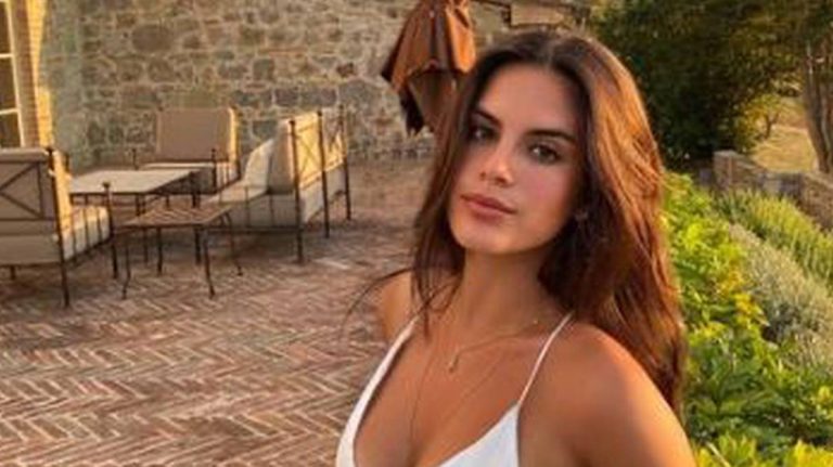 María Guardiola utiliza su influencia para arrasar en su último proyecto