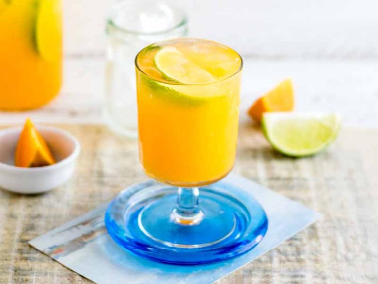 La receta casera original de agua de Valencia y 3 variaciones de este cóctel refrescante