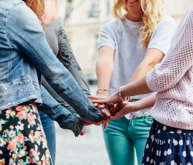 Menstruación sincronizada: ¿Mito o unión femenina?