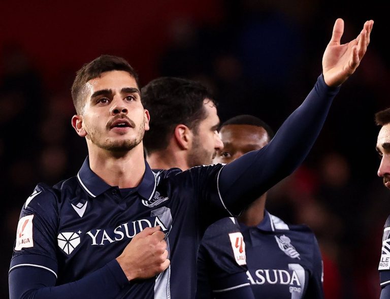 André Silva cambia el plan de la Real Sociedad: Olabe ya se mueve