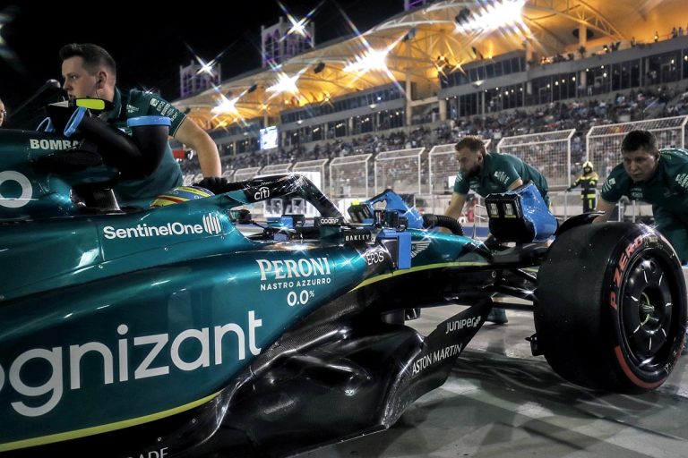 Aston Martin repite el fallo garrafal de Alpine con Fernando Alonso
