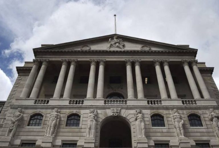 El Banco de Inglaterra mantiene los tipos en el 5% y opta por un 