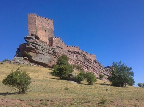 castillos de Gadalajara 9 castillos de Guadalajara atrapados en el tiempo que no puedes perderte
