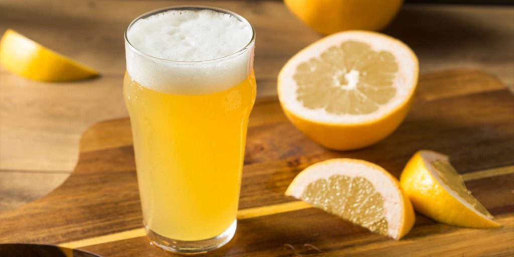 cerveza clara con limon