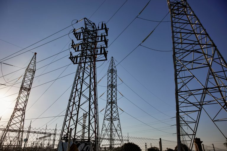 El IVA de la luz y el nuevo impuesto en la nómina asesta la puntilla al consumidor