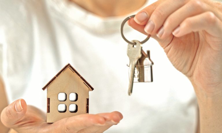 Brutal caída del 43% en la deuda respaldada por hipotecas hasta mitad de año, llegando a 11.700 millones