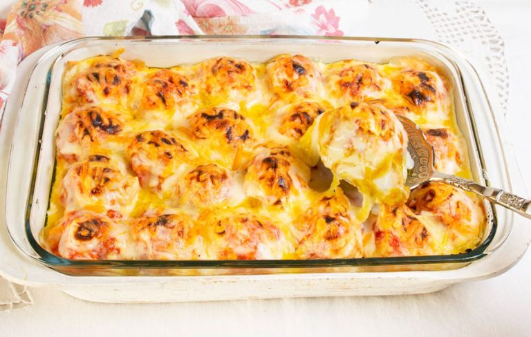 Huevos rellenos gratinados, receta fácil de una delicia al horno