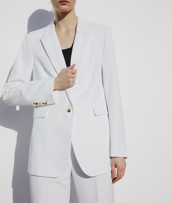 El Corte Inglés arrasa con ofertas de primavera con la que no pasarás desapercibida 3 Blazer de mujer básica lisa en El Corte Inglés