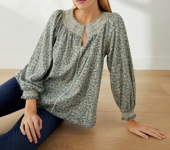 El Corte Inglés: grandes descuentos para que renueves tu outfit esta temporada 1 Blusa de mujer en manga larga en El Corte Inglés