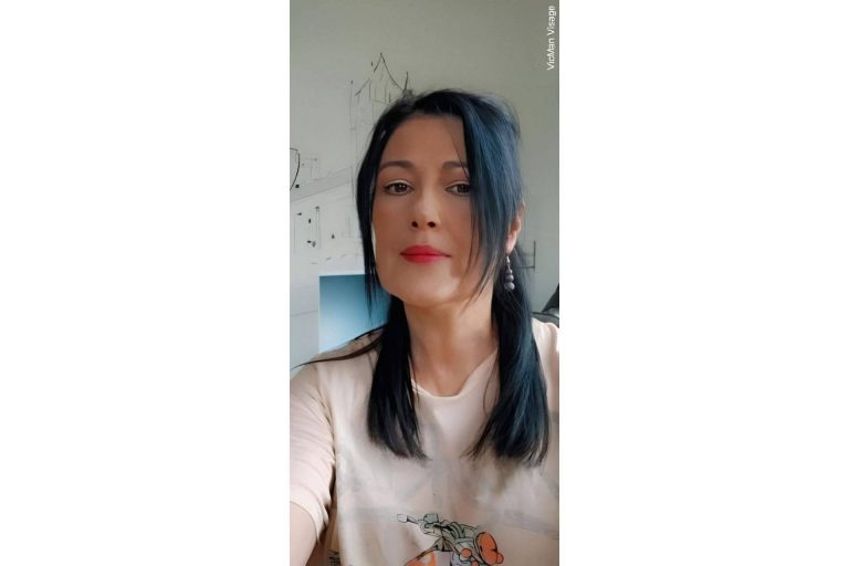 'Las mujeres eran luna', una obra realista y sincera que refleja la crudeza de la colonización