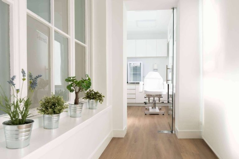 La Clínica Calvo de Mora ofrece servicios odontológicos especializados en cirugía maxilofacial