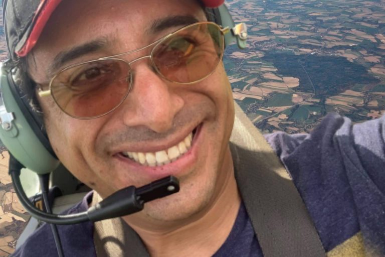 Redwings, una historia de pasión por la aviación y la innovación bajo la dirección de Bernardo Moreno León