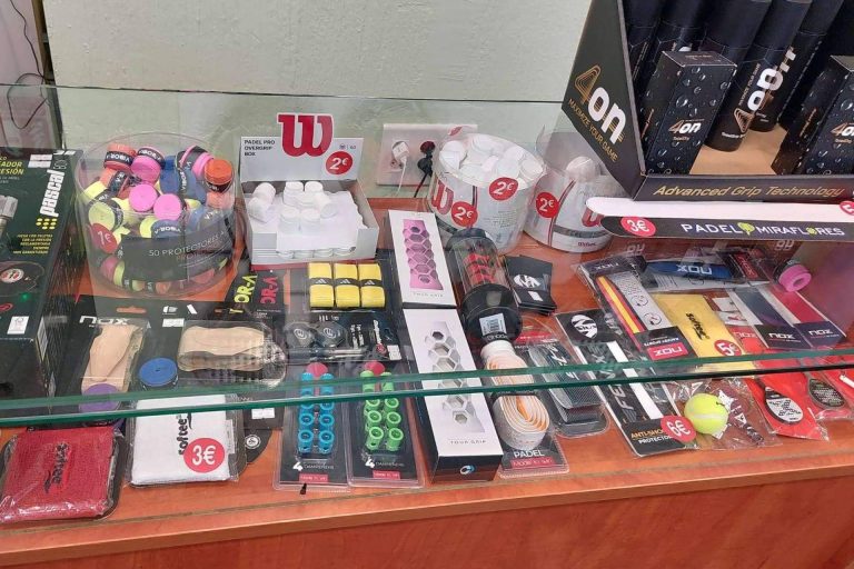 El local en Zaragoza de la tienda de pádel Pádel Miraflores