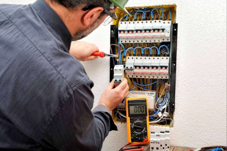 ¿Por qué contar con los magnetotérmicos C120N de Schneider?, por Cadenza Electric