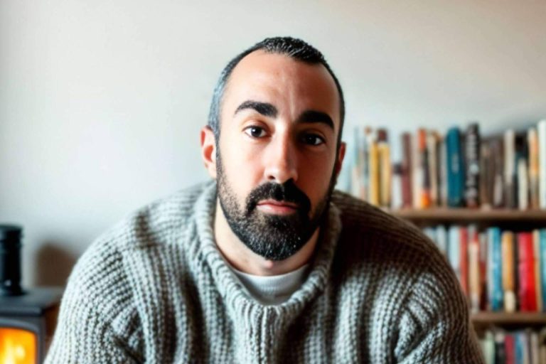 Mario Armenta ayuda a aprender a emprender