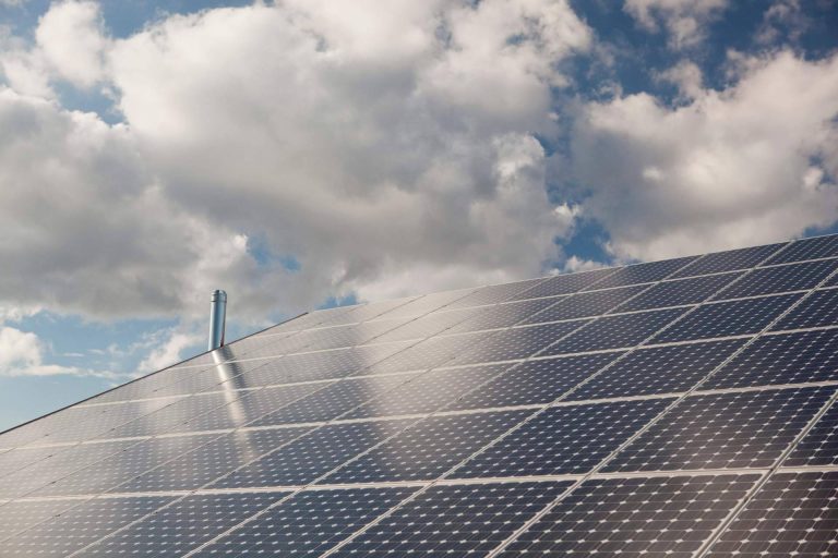 El nuevo impuesto que gravará los parques de renovables estará en vigor en el mes de abril