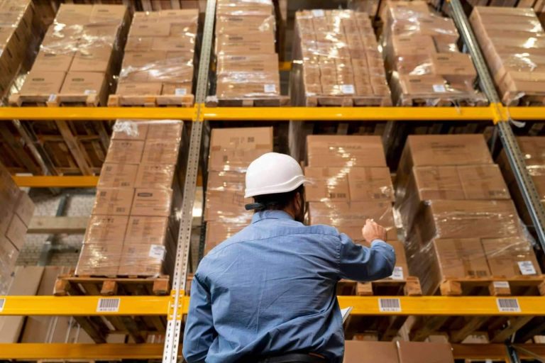 Easy Trans cuenta con un equipo de logística global e internacional