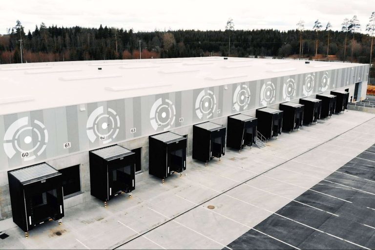 ASSA ABLOY, especialista en equipos para carga y descarga