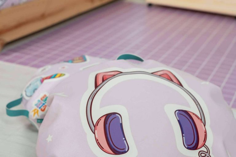 Del 24 al 26 de marzo, Sokios regala un puff por la compra de una alfombra vinílica