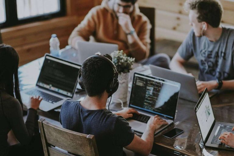 Las empresas van hacia el futuro tecnológico de la mano de SmartAos