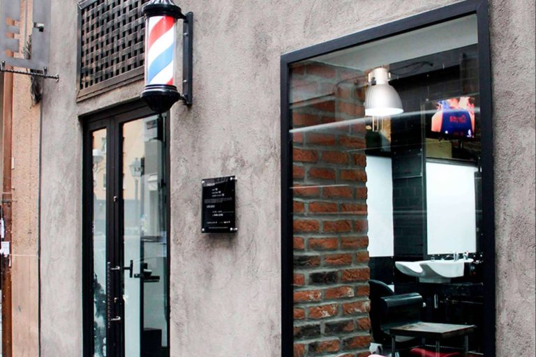 La peluquería y barbería de referencia para los hombres de Madrid es Roberto Carrillo 1998