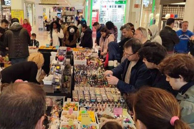 El Mercado del juguete de Madrid desembarca en Fuenlabrada; juguetes, coleccionismo y diversión para toda la familia