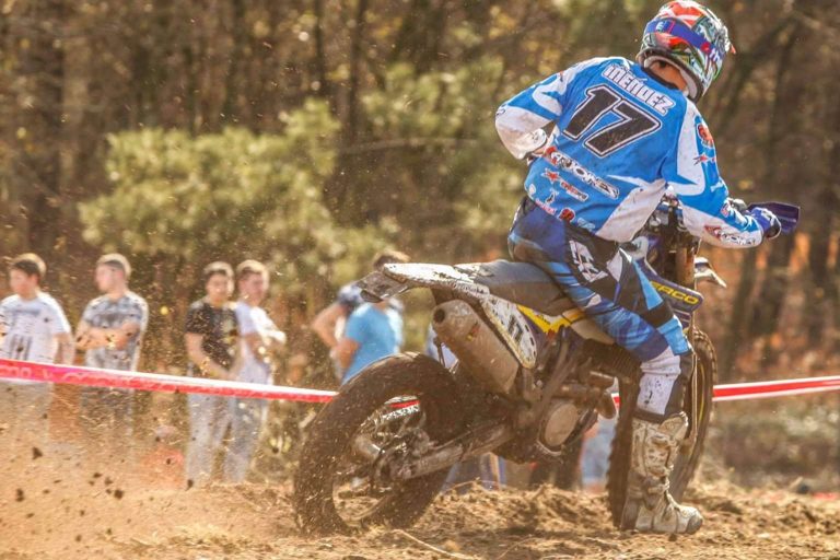 ADHESIVOSEMBARRADOS ofrece adhesivos para moto offroad