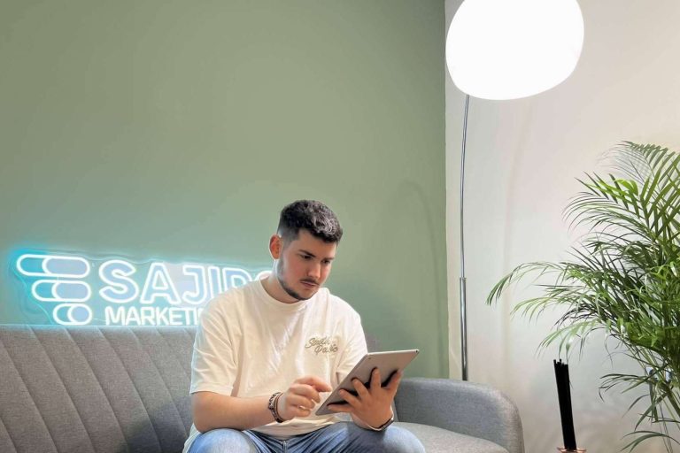 La estrategia de marketing digital de MK Sajiro, tan simple como efectiva