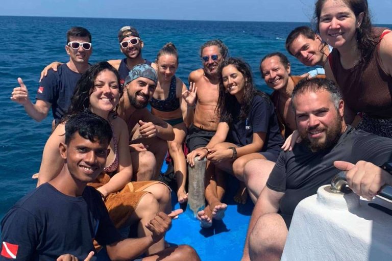 La escuela de buceo en Maldivas Drop Dive Maldives permite vivir una experiencia inolvidable
