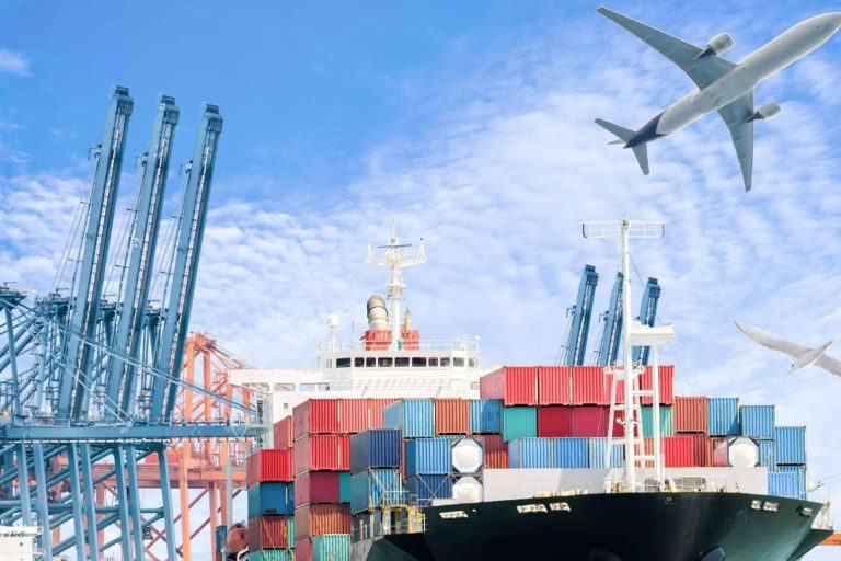 Redmoving, el servicio de mudanzas marítimas, terrestres y aéreas